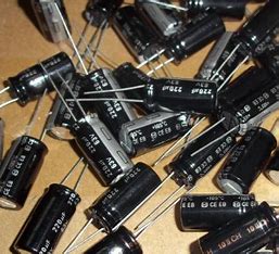 電解電容的工作過(guò)程是如何進(jìn)行的？