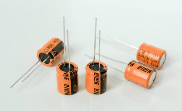 「NIPPON CHEMI-CON」電解電容極性接錯(cuò)會(huì)爆炸，如何避免？